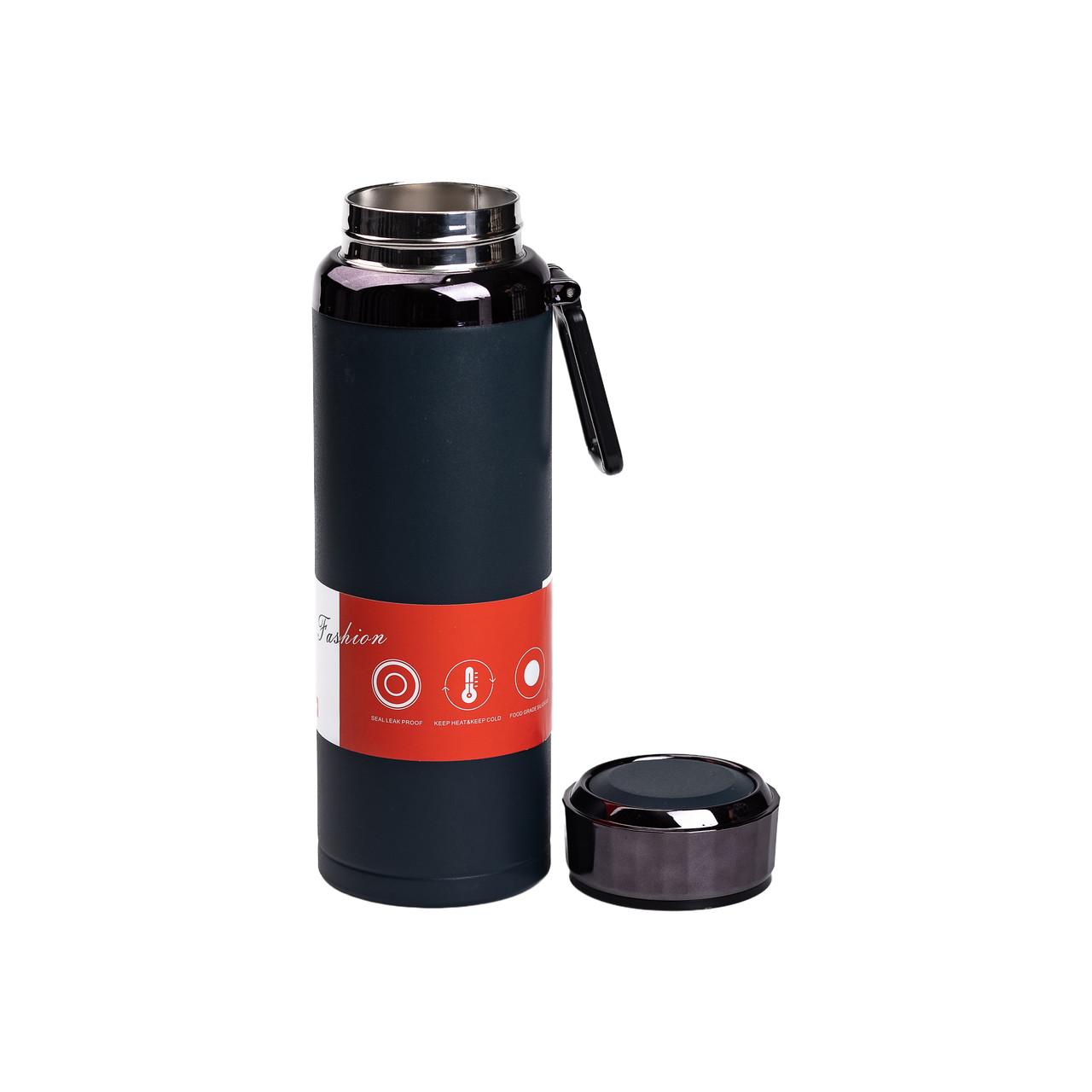 термос из нержавеющей стали 1 литр с крышкой и ручкой, синий — презентационное фото