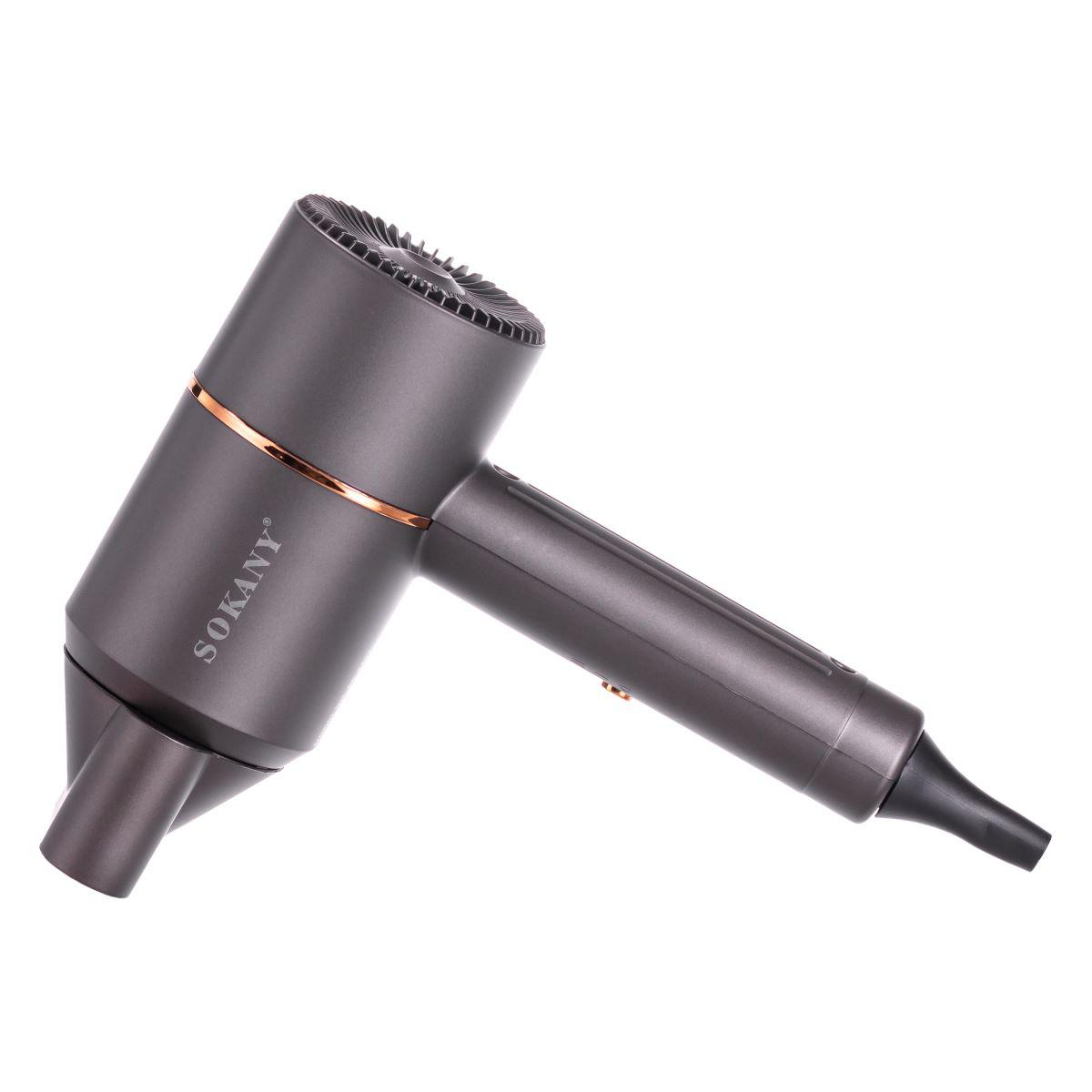 фен с насадкой-концентратором для укладки — крупный план компактного устройства 1200 Вт