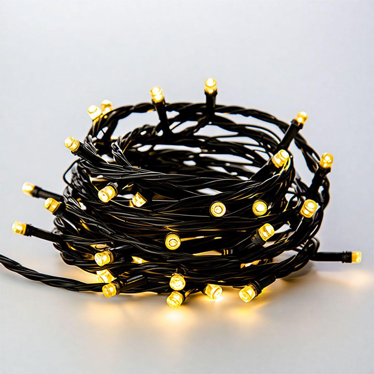 штора из LED нитей 144 тёплый белый свет крупный план светодиодов на чёрном проводе