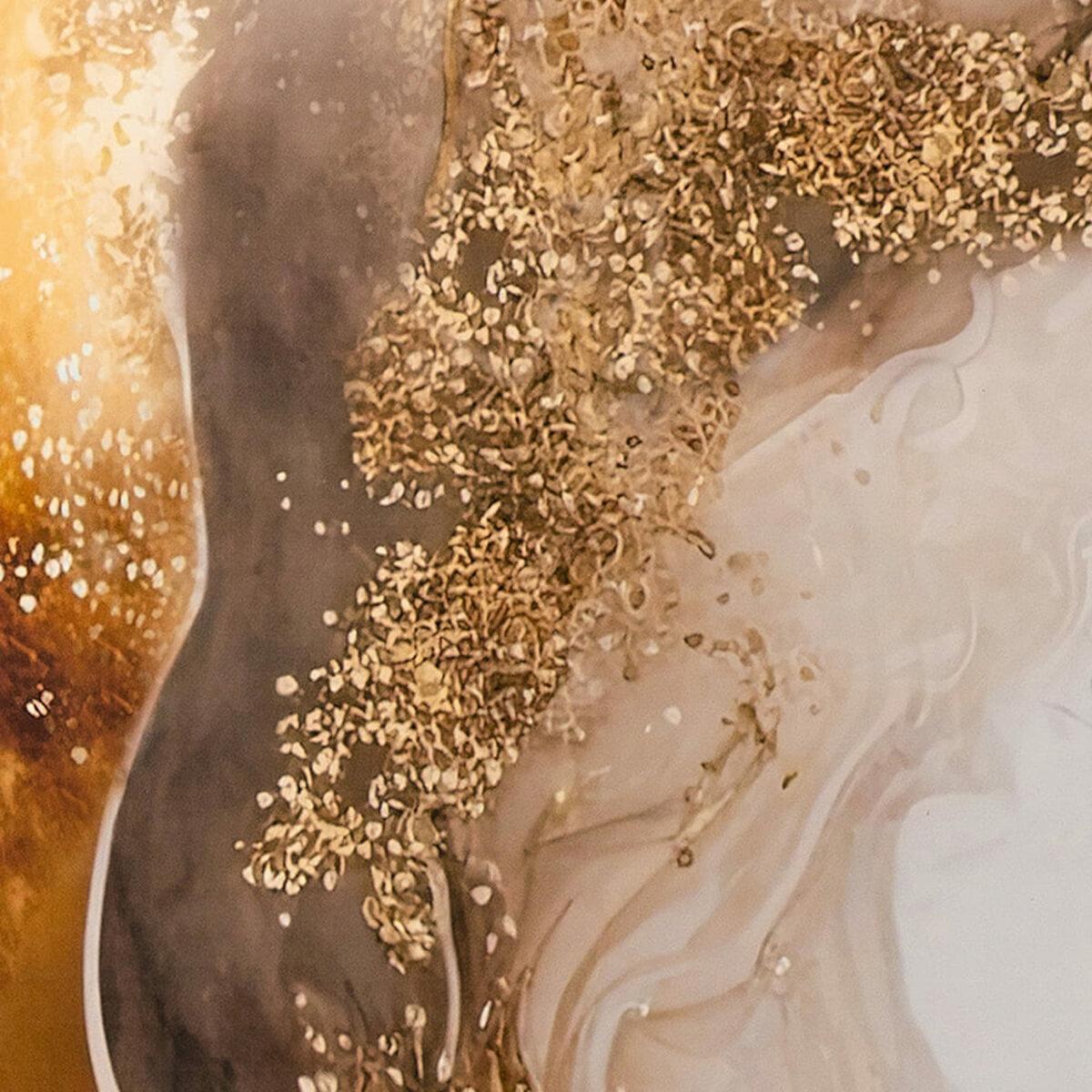 Крупный план декоративной ПВХ панели — текстура, УФ-защитный слой и имитация мрамора