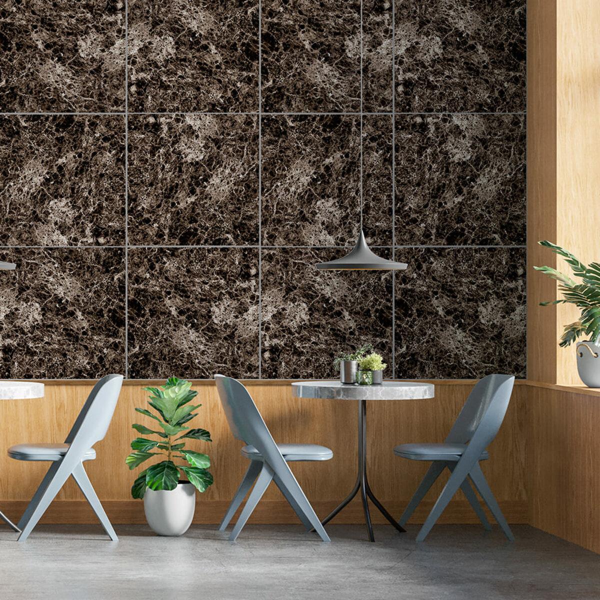 Декоративная ПВХ плита 600x600 3мм серый тёмно-серый мрамор в интерьере кафе панель ПВХ под мрамор