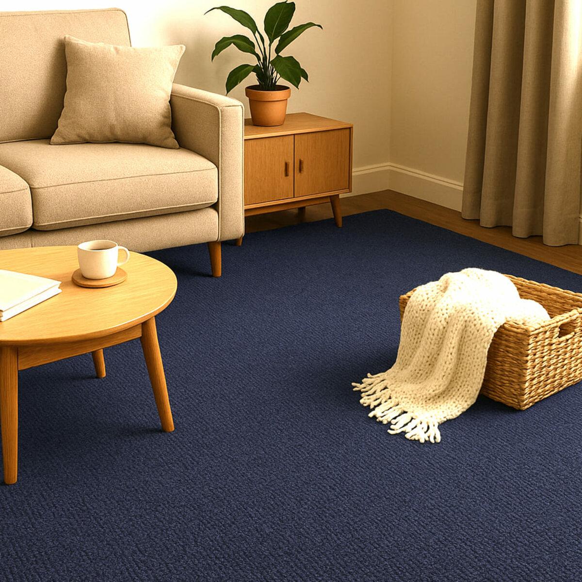 рулонная ковролиновая плитка синяя в интерьере 600x3000