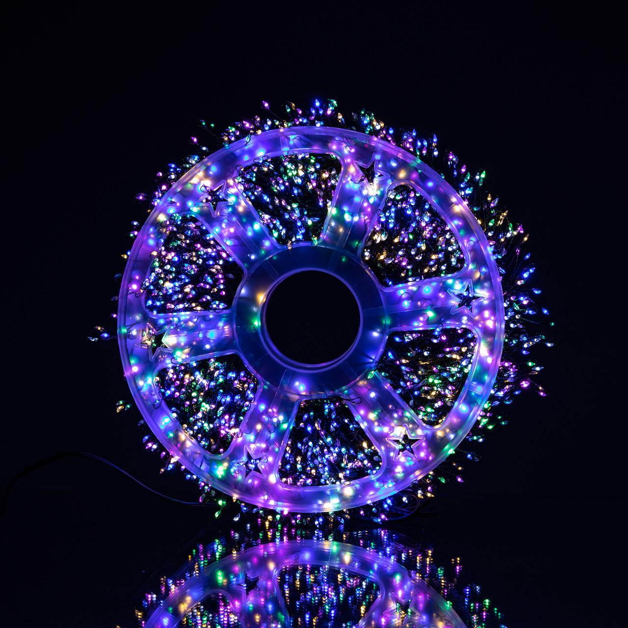 Гирлянда хвойная ветвь 3000 LED на катушке — крупный план подсветки