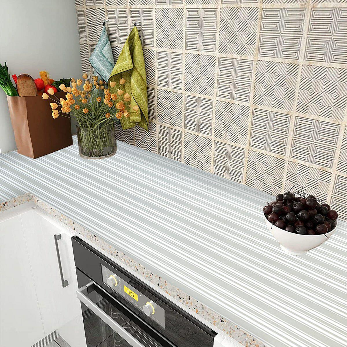 самоклеящаяся пленка белый дым для столешницы 0,45х10м в интерьере