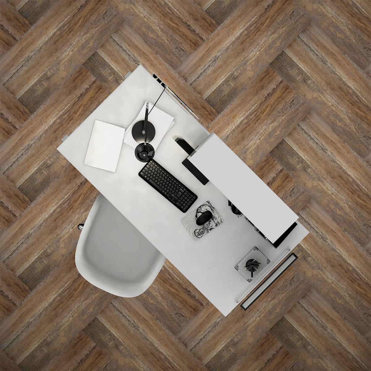 Интерьер с самоклеящейся виниловой плиткой под ламинат 152х914 мм, коричневый рисунок