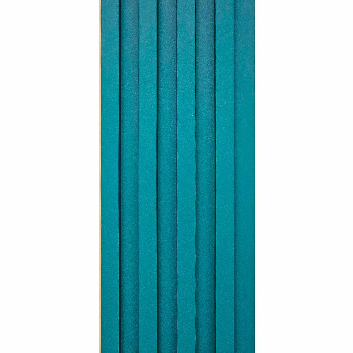 Влагостойкая текстура реечных панелей WPC темная бирюза крупный план