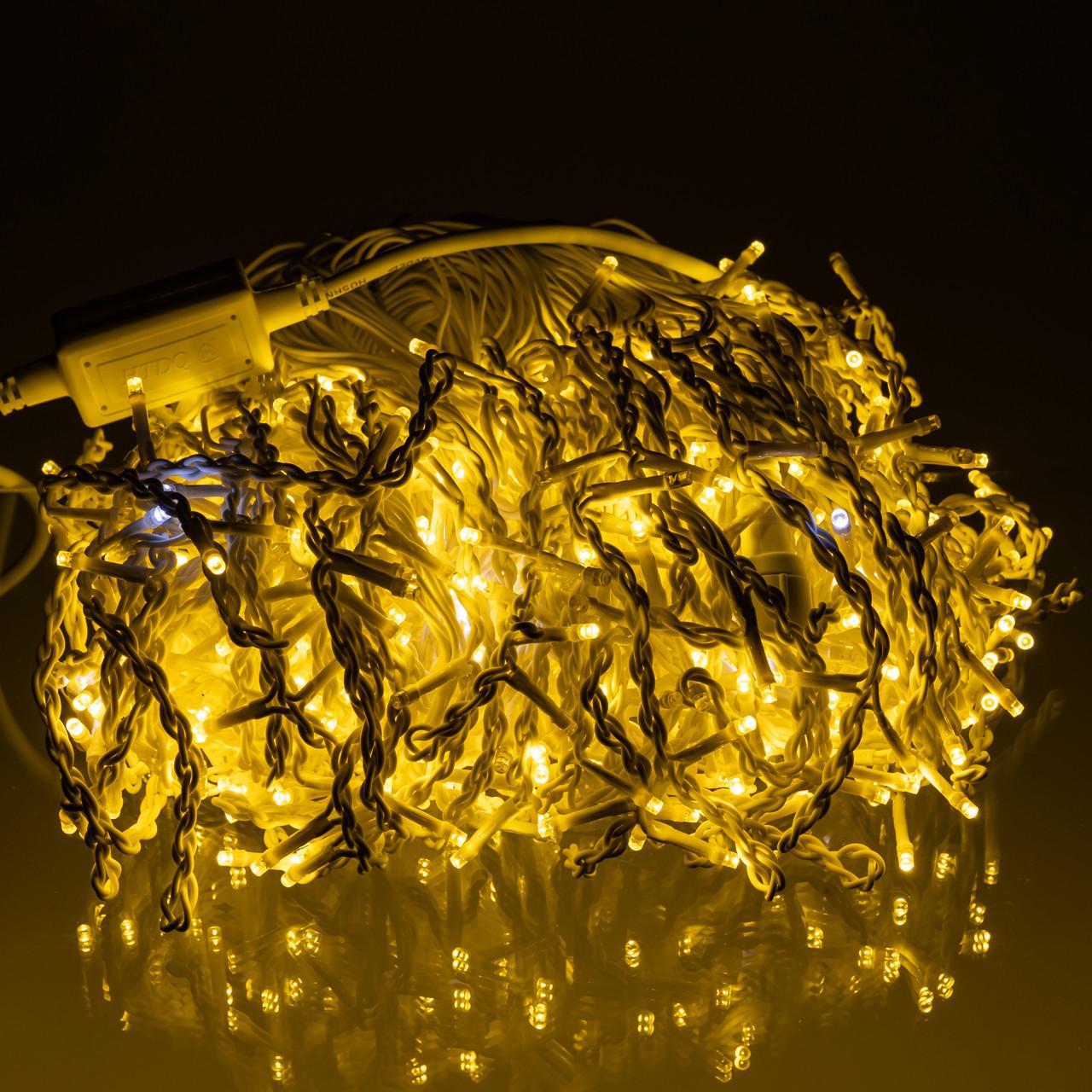 LED бахрома теплое желтое освещение 600 LED белый провод крупный план свечения