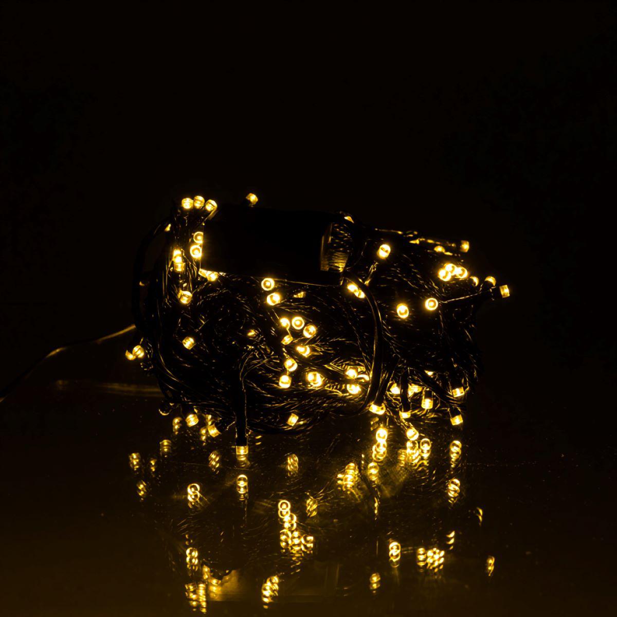 Крупный план светодиодной нити 180 LED чёрный провод тёплый жёлтый свет — светодиодная нить для ёлки 18 метров
